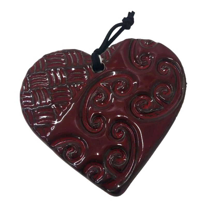 Michelle Bow Ceramics Large Puffed Heart Kowhaiwhai 14cm image number 0
